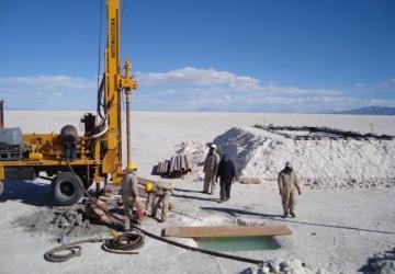 Bolivia encara la produccin de bateras de litio