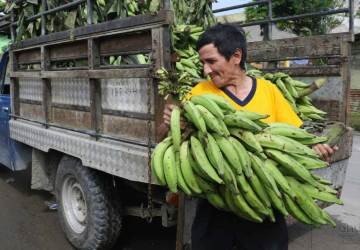 Sindicatos critican nuevos contratos en Ecuador