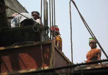 Denuncian amenazas al derecho laboral en India
